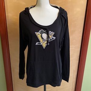 Womens XL Pittsburgh Penguins hoodie.